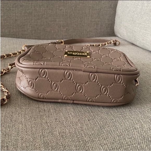 Bebe Light Brown /Tan Signature Print Chain Crossbody Bag✨ - Picture 7 of 9